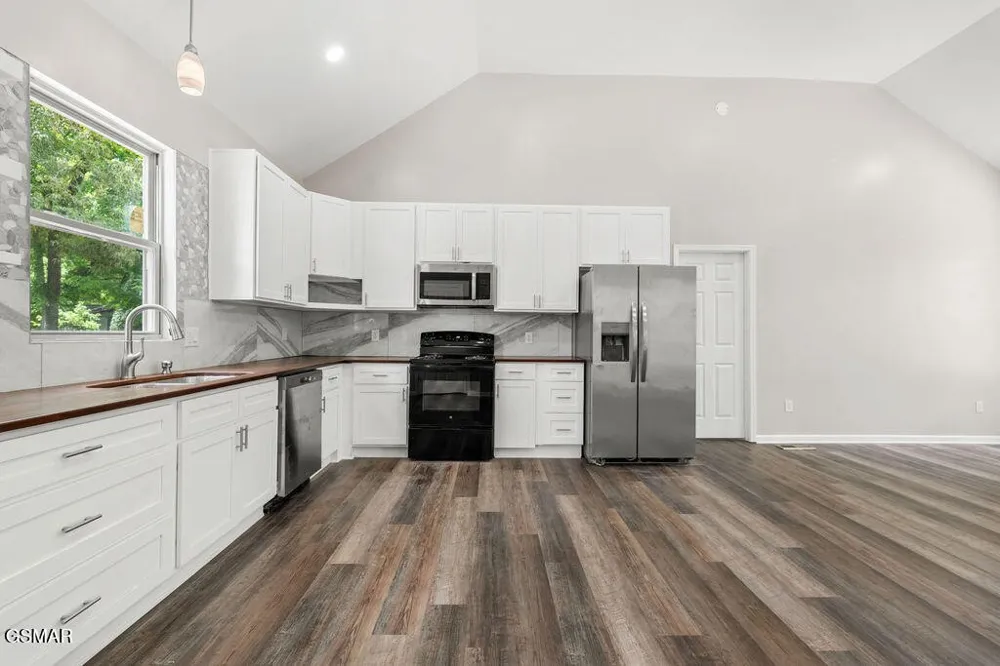 2222 Bales Road Knoxville, TN 37914