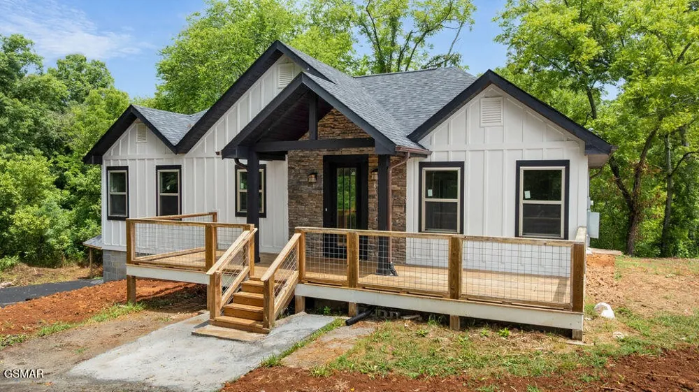 2222 Bales Road Knoxville, TN 37914