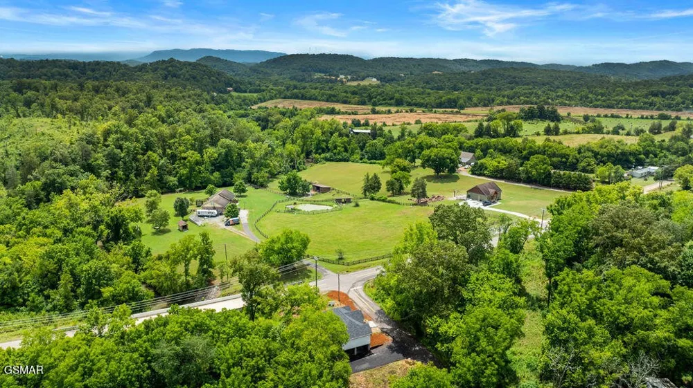 2222 Bales Road Knoxville, TN 37914