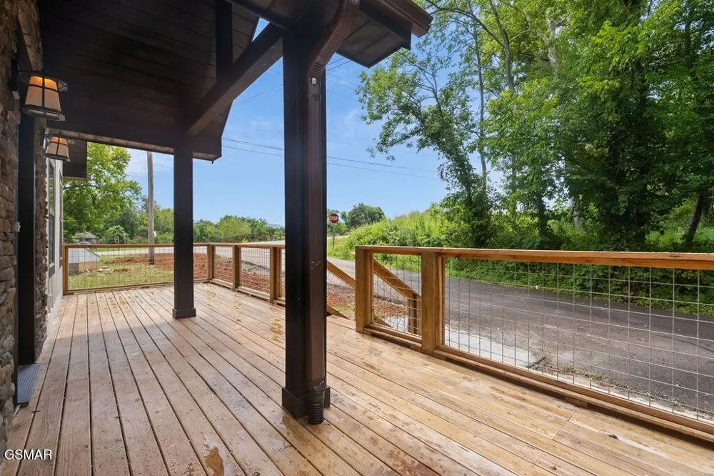 2222 Bales Road Knoxville, TN 37914