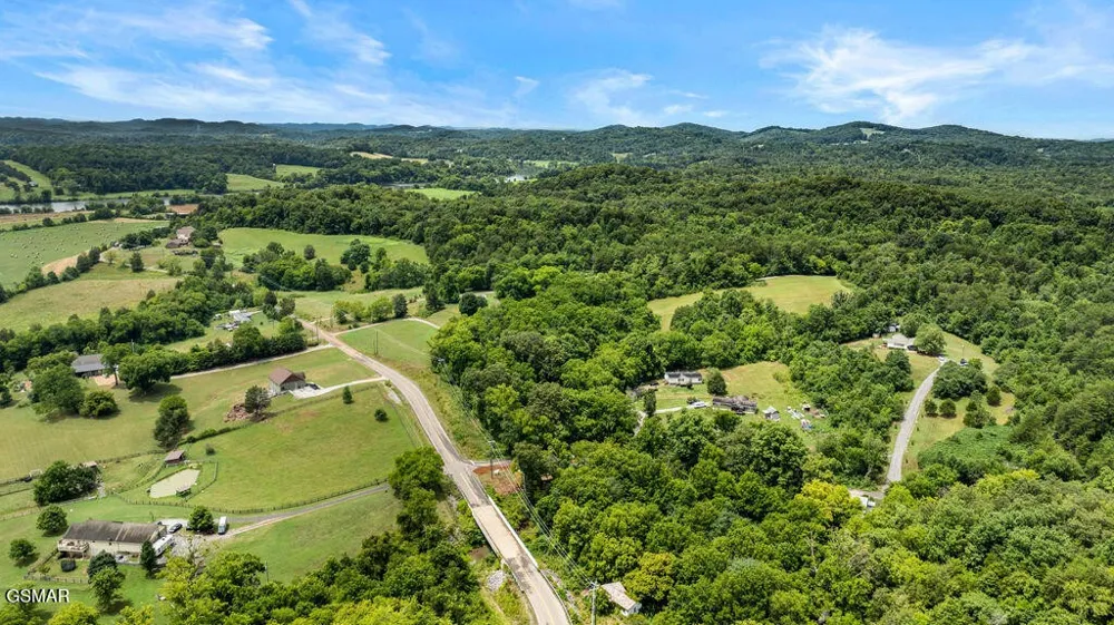 2222 Bales Road Knoxville, TN 37914