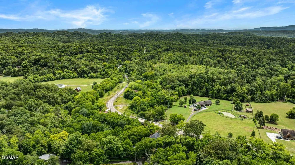 2222 Bales Road Knoxville, TN 37914