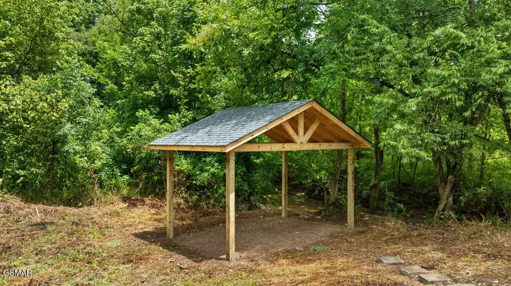 2222 Bales Road Knoxville, TN 37914