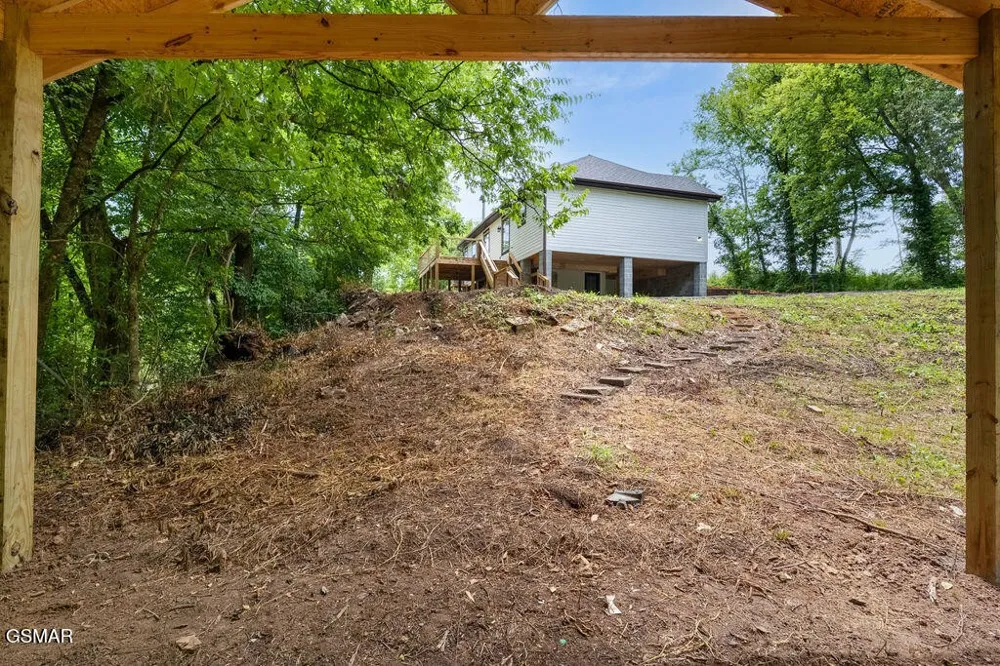 2222 Bales Road Knoxville, TN 37914