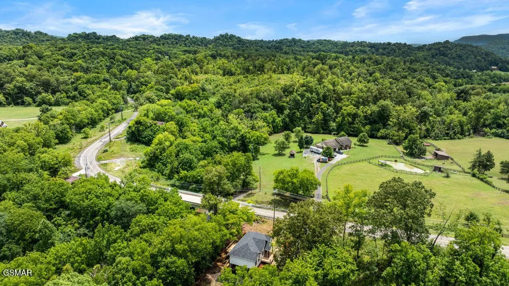 2222 Bales Road Knoxville, TN 37914