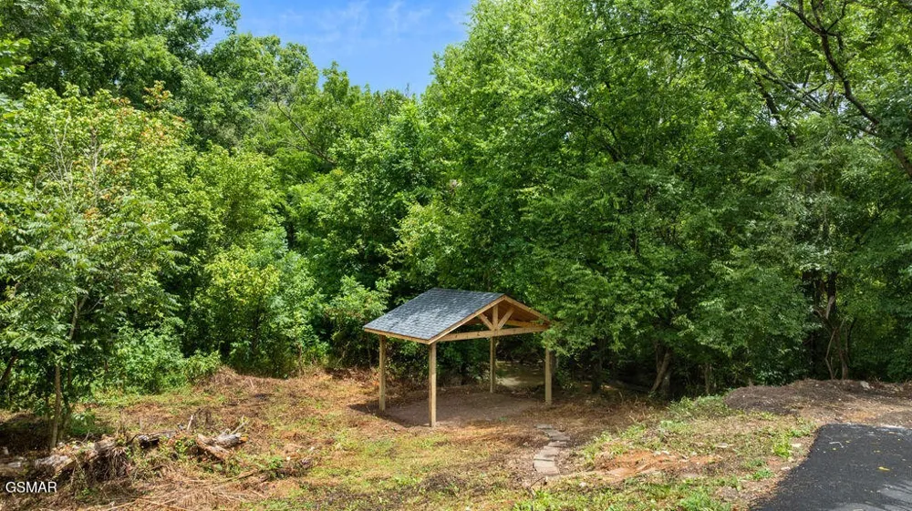 2222 Bales Road Knoxville, TN 37914