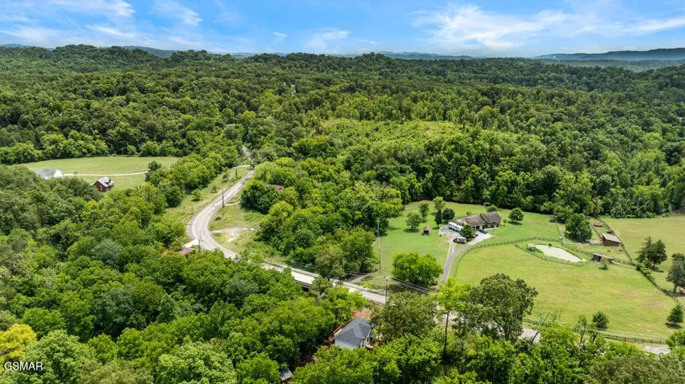 2222 Bales Road Knoxville, TN 37914