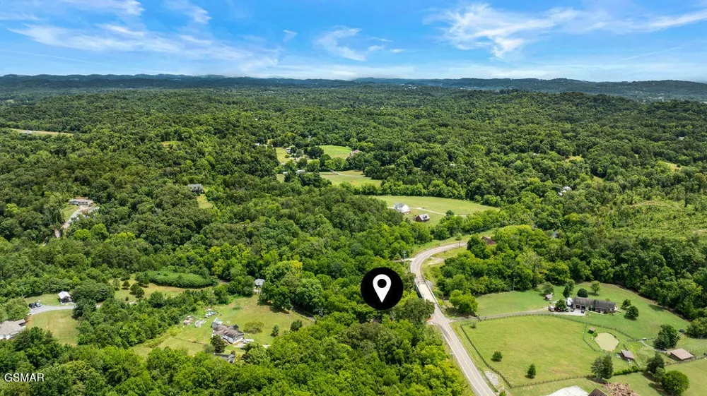 2222 Bales Road Knoxville, TN 37914