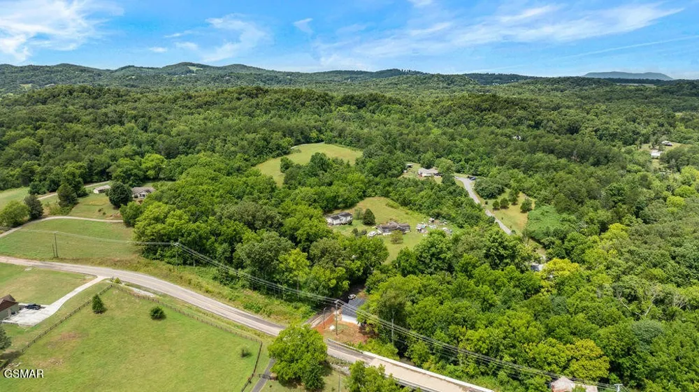 2222 Bales Road Knoxville, TN 37914