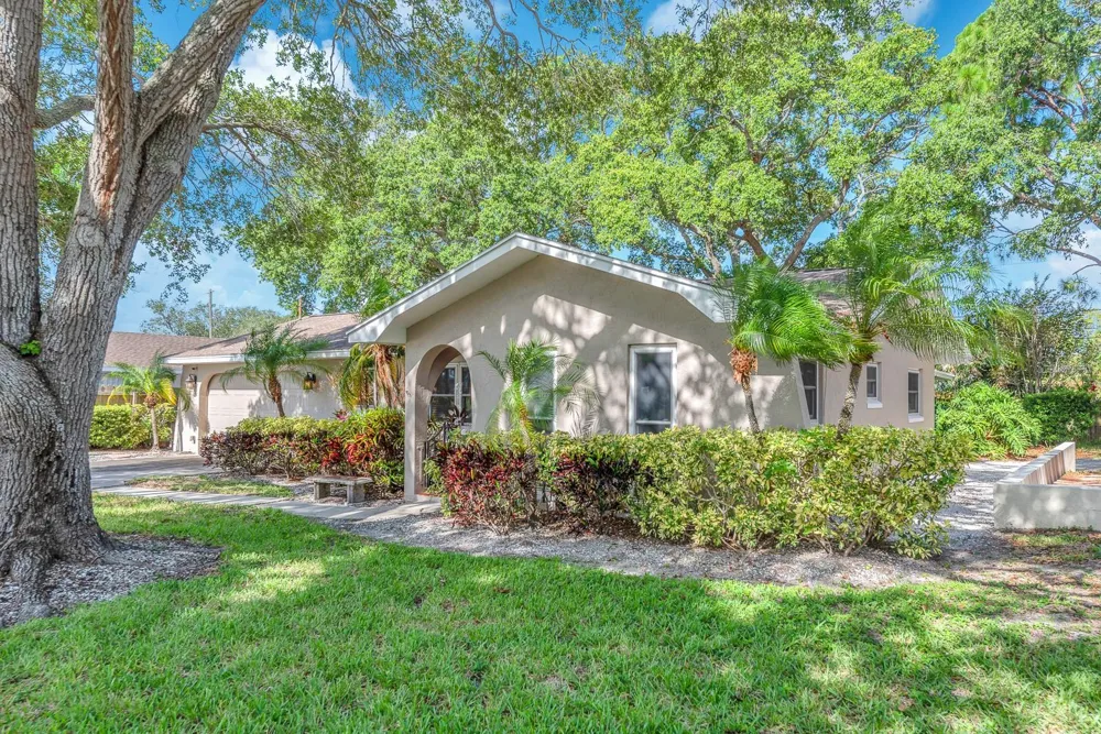 11081 143RD STREET Largo, FL 33774