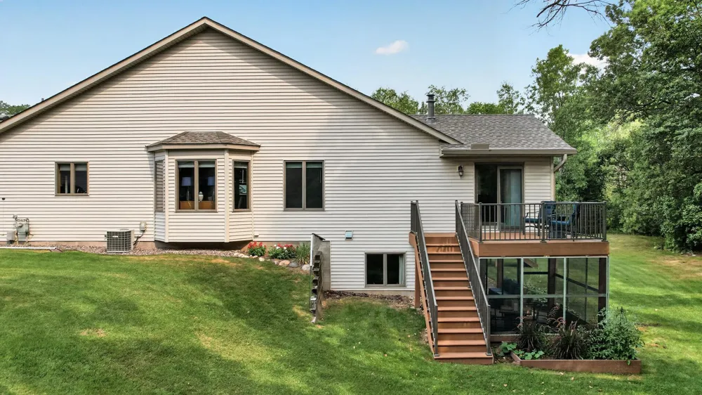 5851 Oxboro Avenue Stillwater, MN 55082