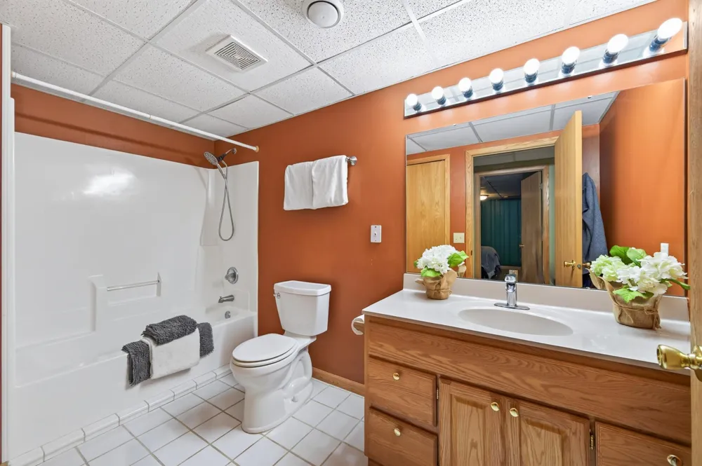 5851 Oxboro Avenue Stillwater, MN 55082