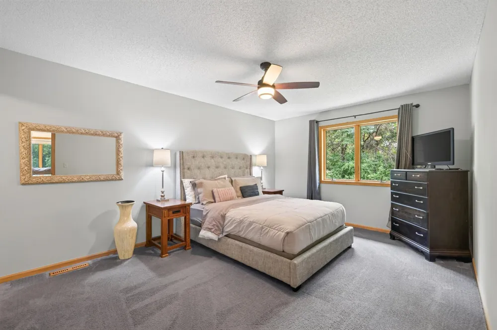 5851 Oxboro Avenue Stillwater, MN 55082