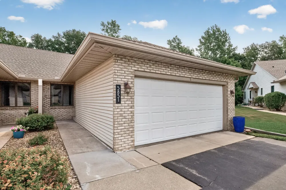 5851 Oxboro Avenue Stillwater, MN 55082