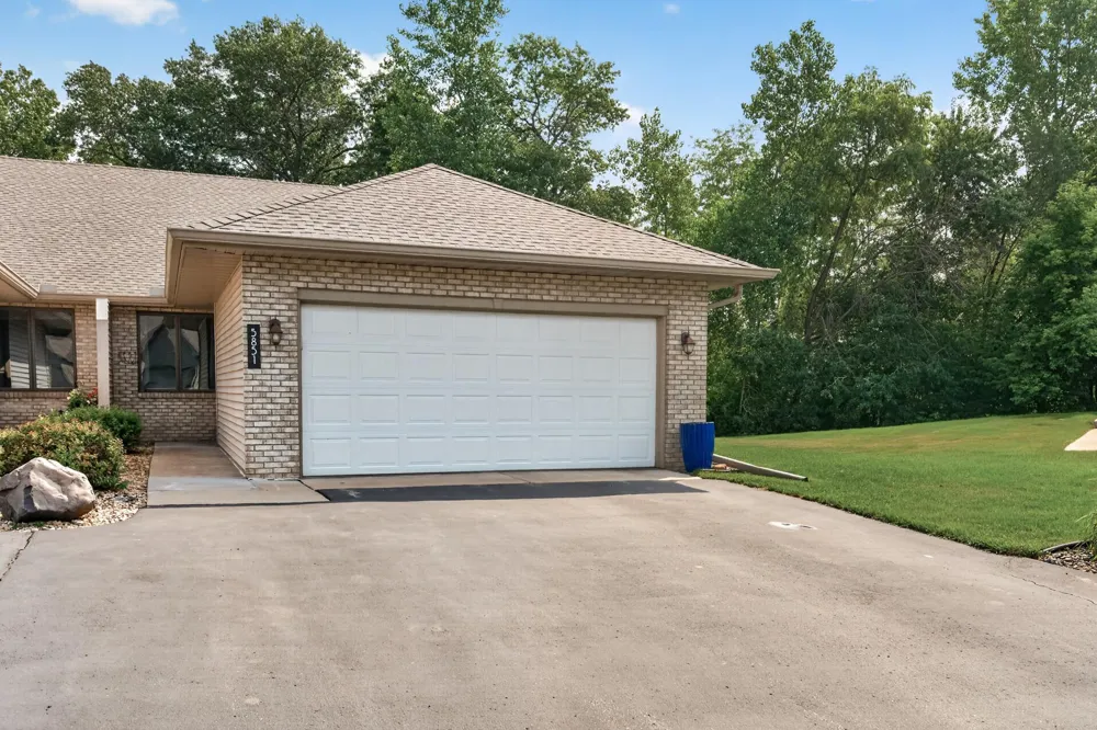 5851 Oxboro Avenue Stillwater, MN 55082