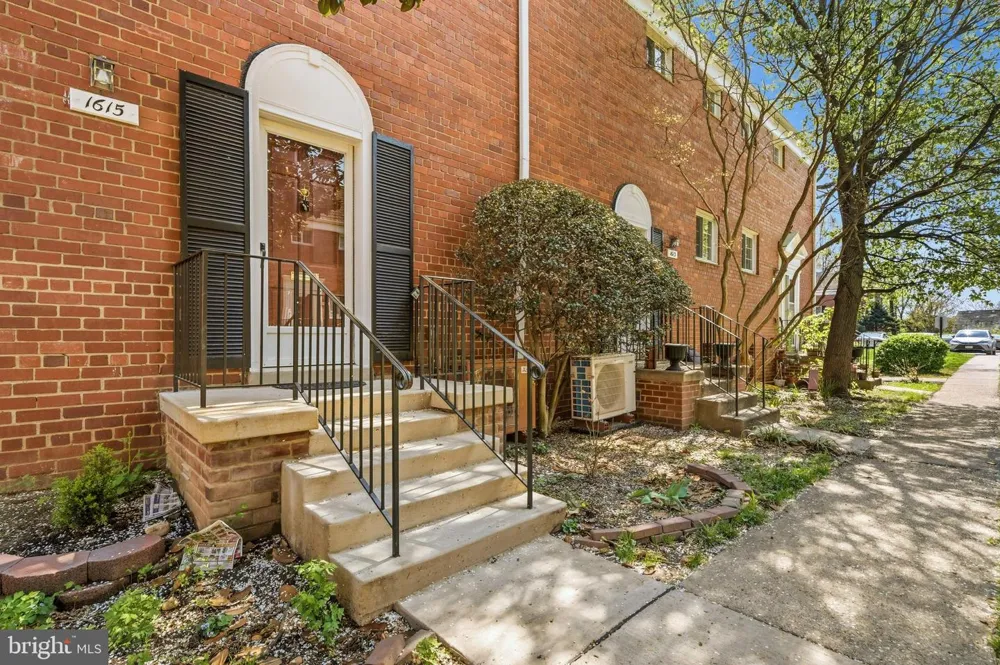 1615 MOUNT EAGLE PLACE Alexandria, VA 22302
