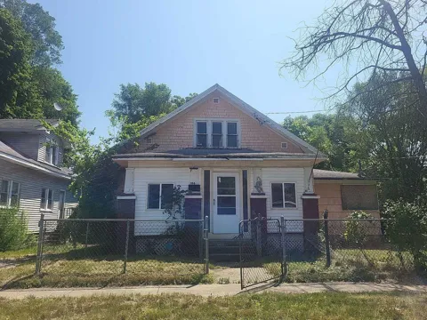 186 Howland Street