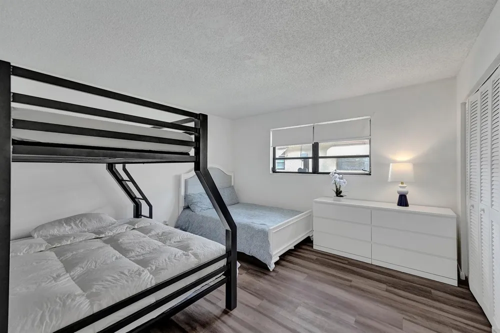 1115 NE 1st Court #B Hallandale Beach, FL 33009