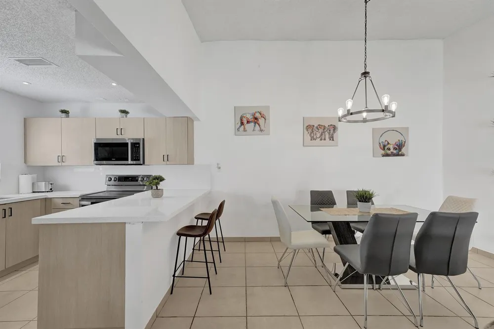 1115 NE 1st Court #B Hallandale Beach, FL 33009