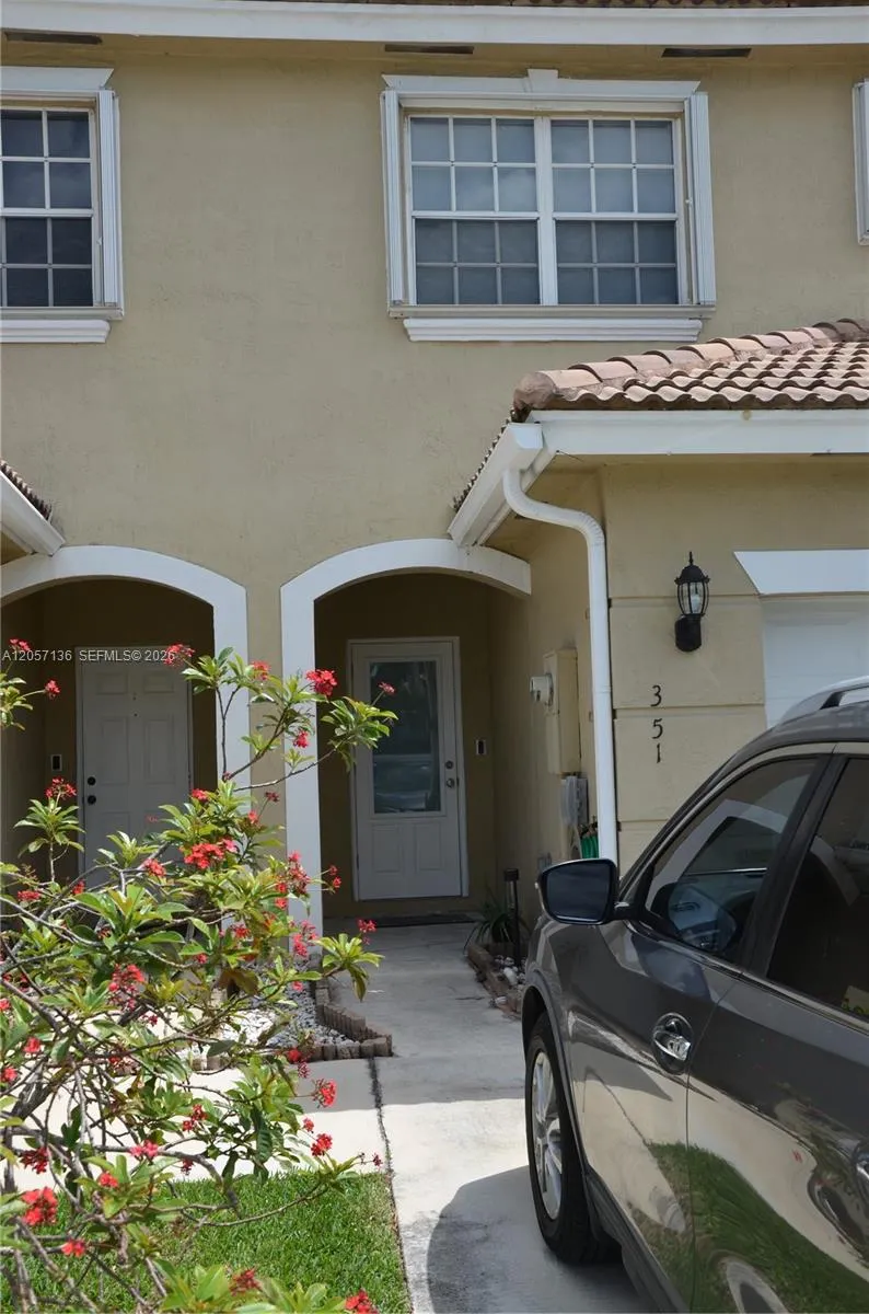 351 SW 121st Ave Pembroke Pines, FL 33025