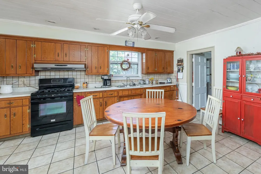433 LINCOLN ROAD Pilesgrove, NJ 08098