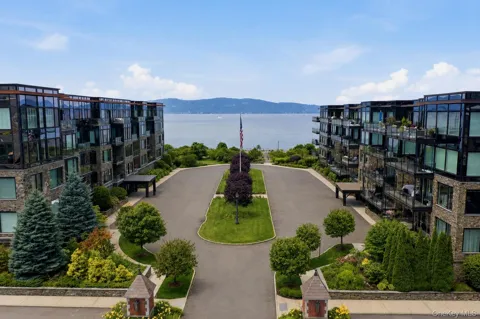 16 Rivers Edge Drive #201
