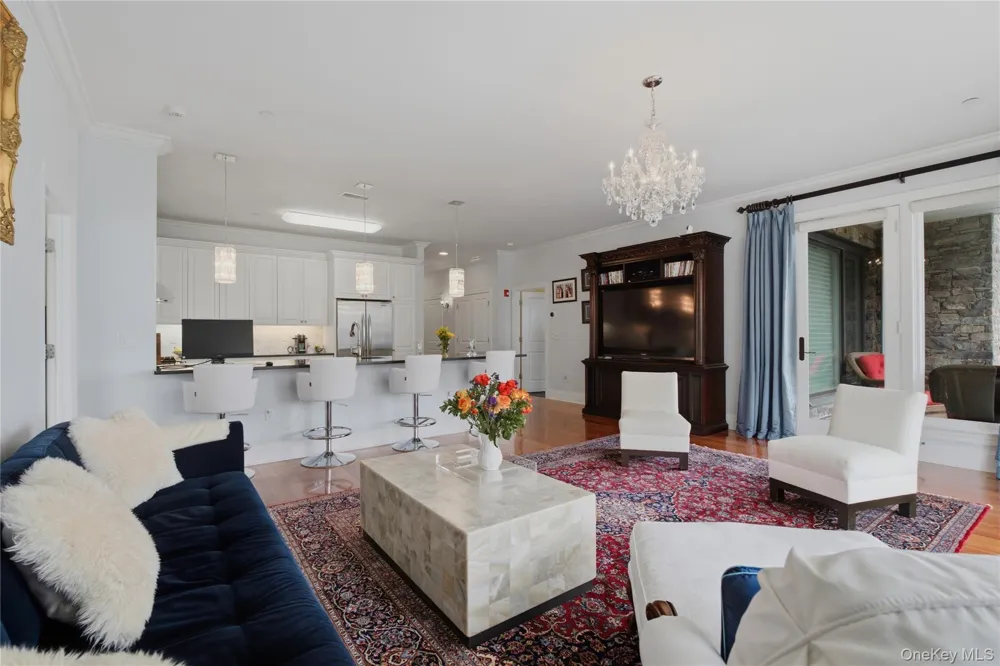16 Rivers Edge Drive #201 Tarrytown, NY 10591