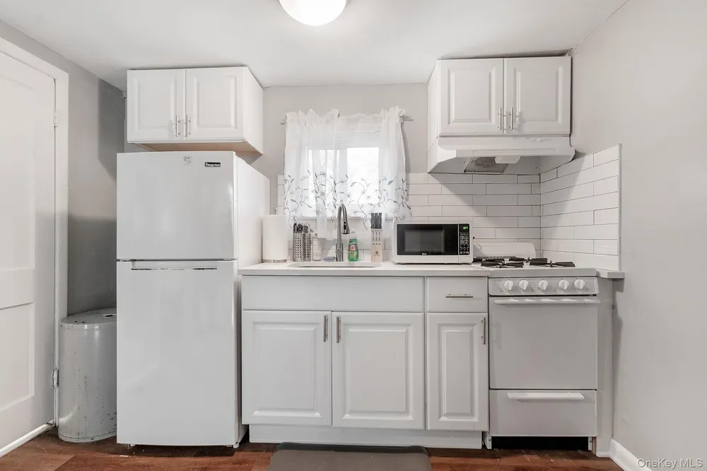 149 David Whites Lane Southampton, NY 11968