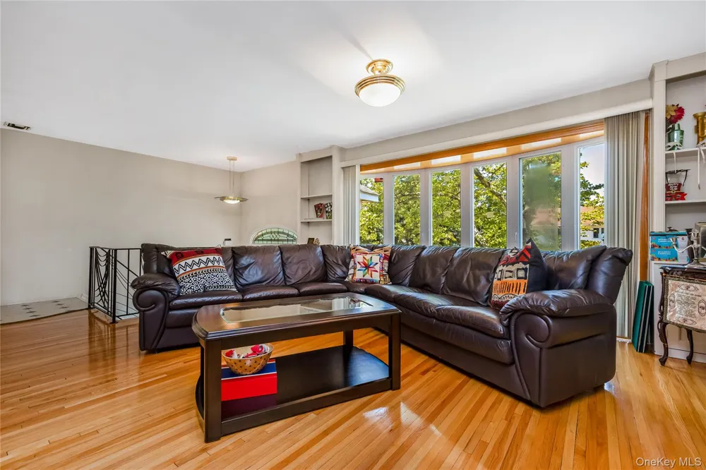 900 Flanders Drive North Woodmere, NY 11581