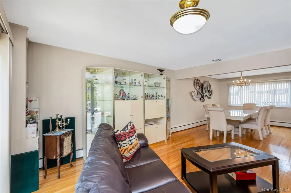 900 Flanders Drive North Woodmere, NY 11581
