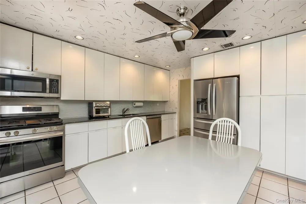 900 Flanders Drive North Woodmere, NY 11581