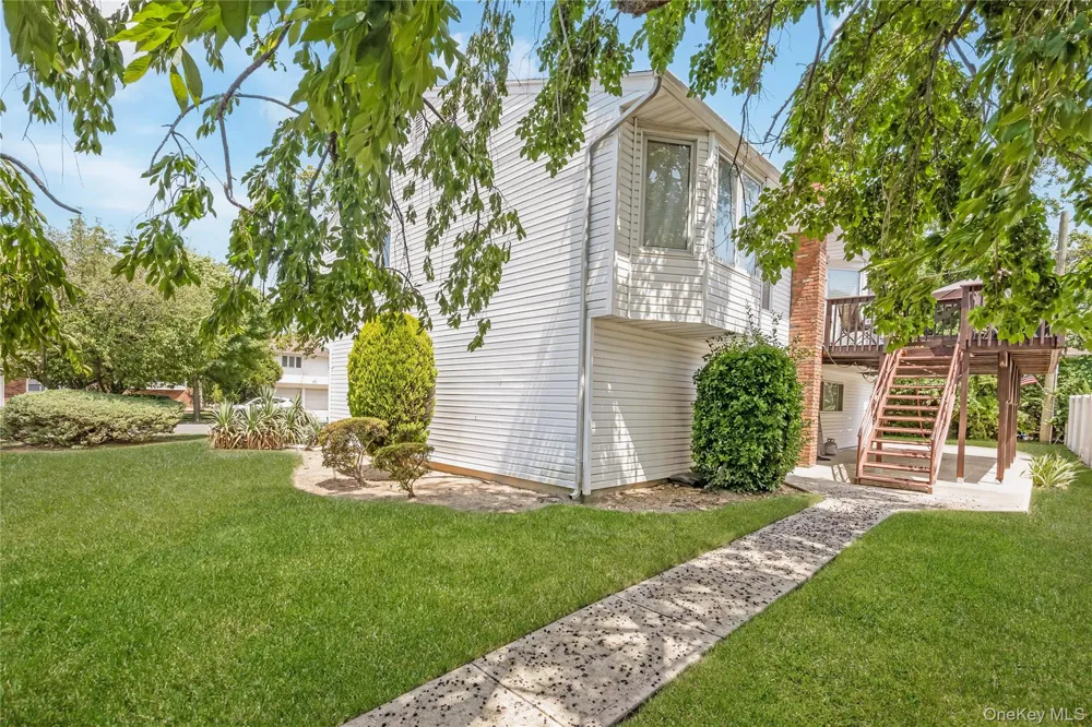 900 Flanders Drive North Woodmere, NY 11581