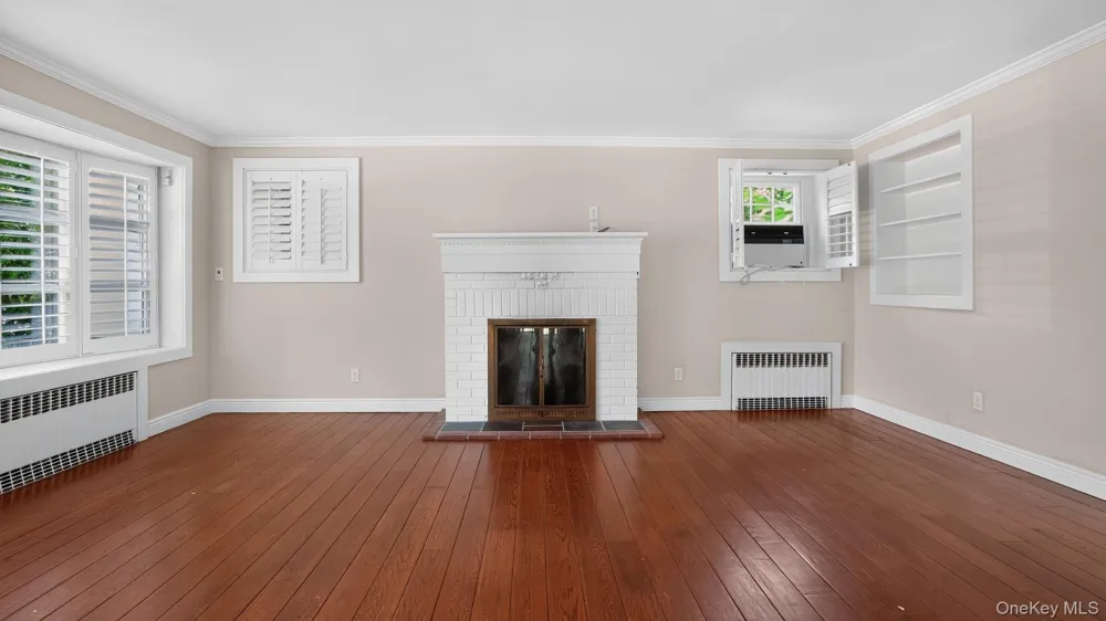 1058 PLANDOME ROAD Manhasset, NY 11030