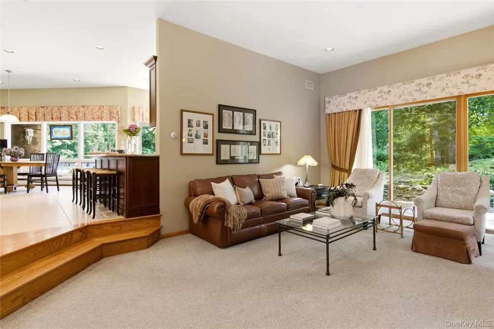 55 Meadow Glen Road Northport, NY 11768