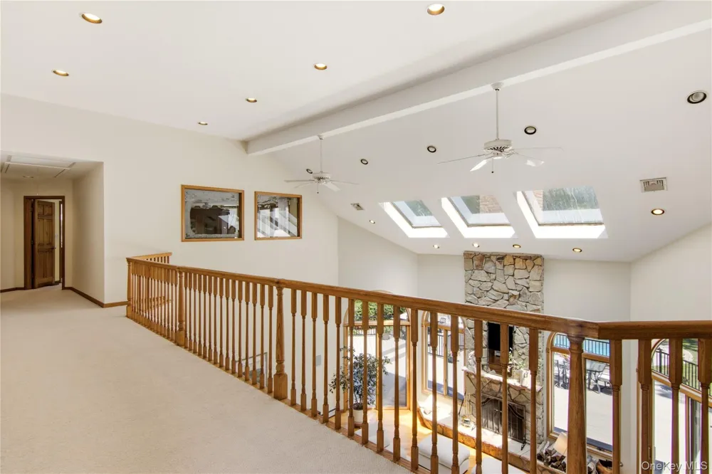 55 Meadow Glen Road Northport, NY 11768