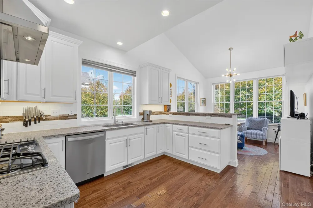 17 Deforest Drive Cortlandt Manor, NY 10567