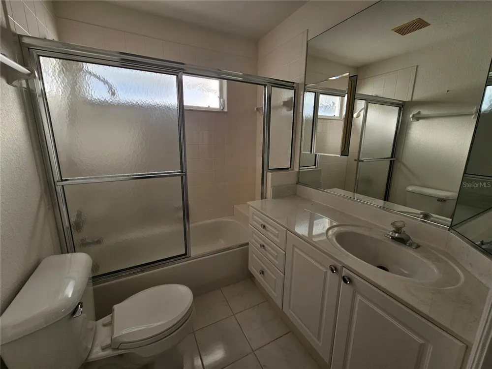 6628 DEERING CIRCLE Sarasota, FL 34240
