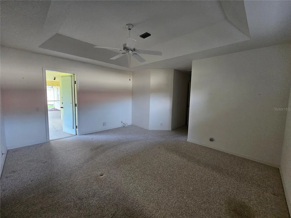 6628 DEERING CIRCLE Sarasota, FL 34240