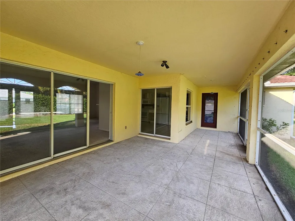 6628 DEERING CIRCLE Sarasota, FL 34240