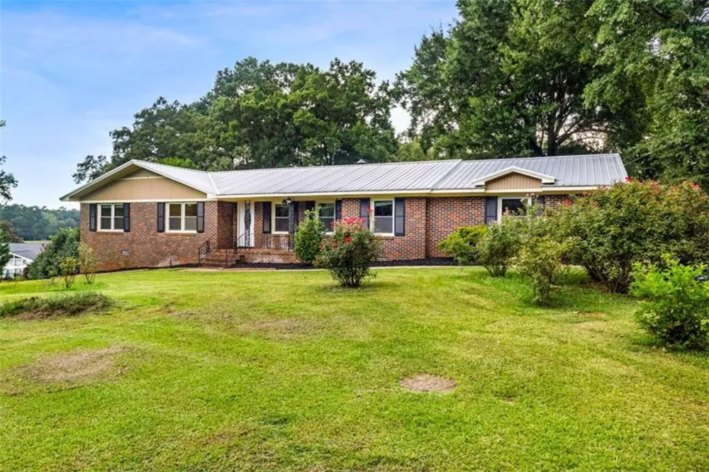 134 Ellen Hand Circle Cedartown, GA 30125