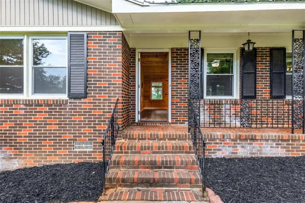 134 Ellen Hand Circle Cedartown, GA 30125