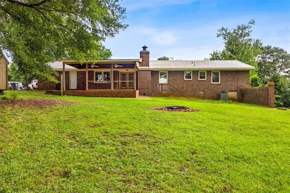134 Ellen Hand Circle Cedartown, GA 30125