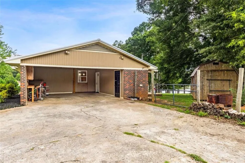 134 Ellen Hand Circle Cedartown, GA 30125