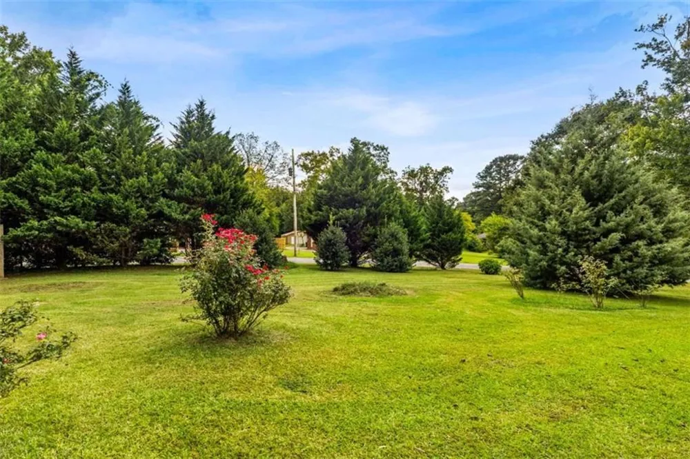134 Ellen Hand Circle Cedartown, GA 30125