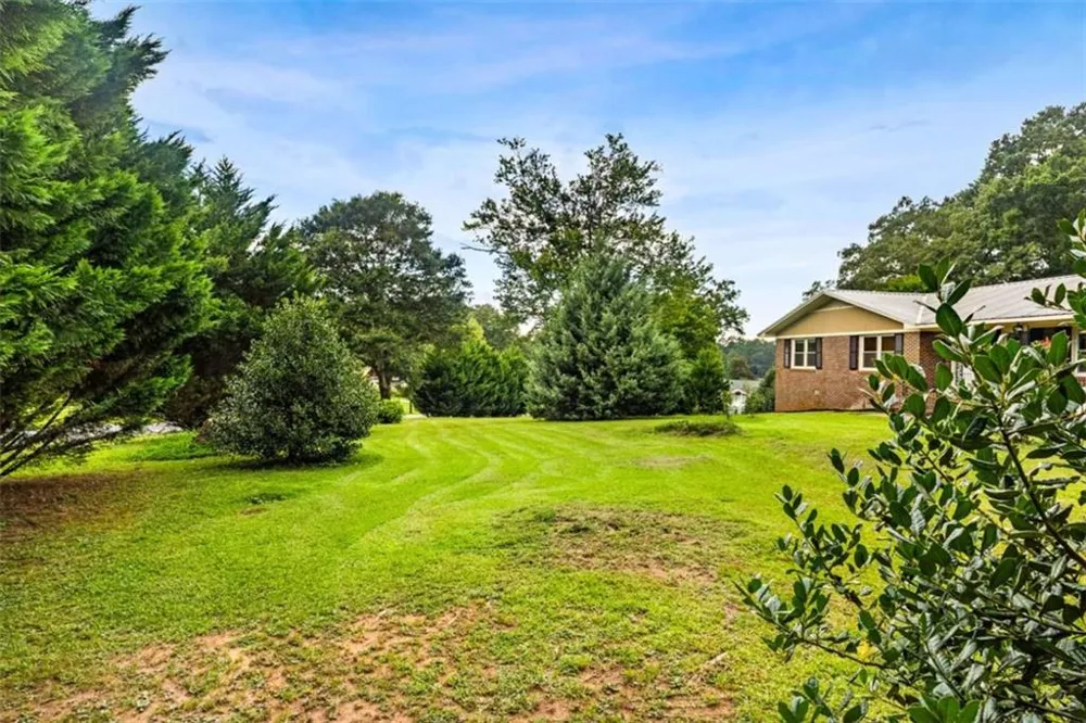 134 Ellen Hand Circle Cedartown, GA 30125