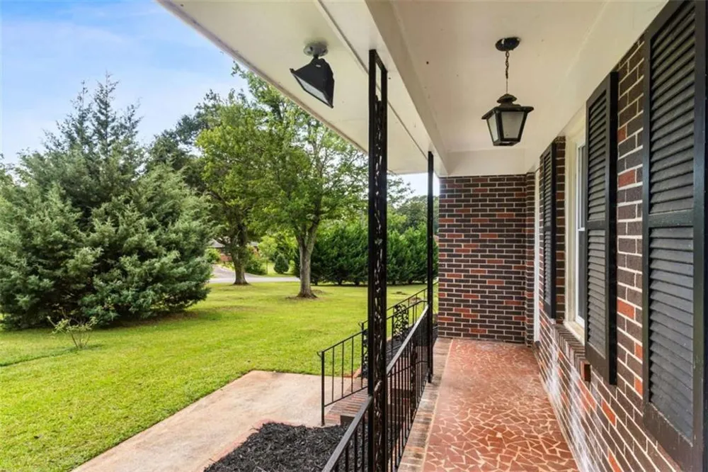 134 Ellen Hand Circle Cedartown, GA 30125