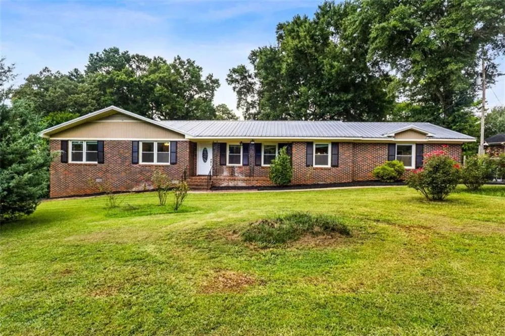 134 Ellen Hand Circle Cedartown, GA 30125