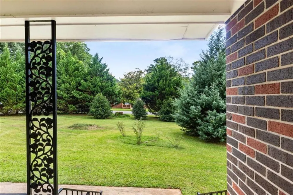 134 Ellen Hand Circle Cedartown, GA 30125
