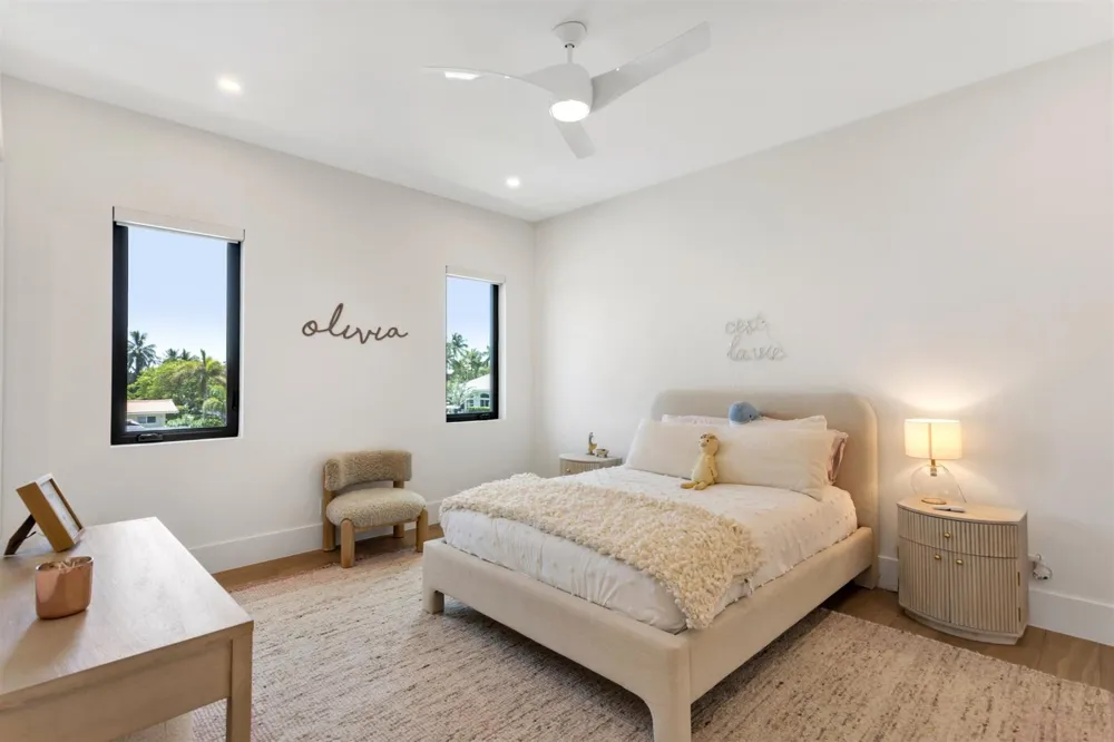 2420 NE 48th Street Lighthouse Point, FL 33064