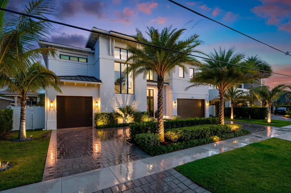 2420 NE 48th Street Lighthouse Point, FL 33064